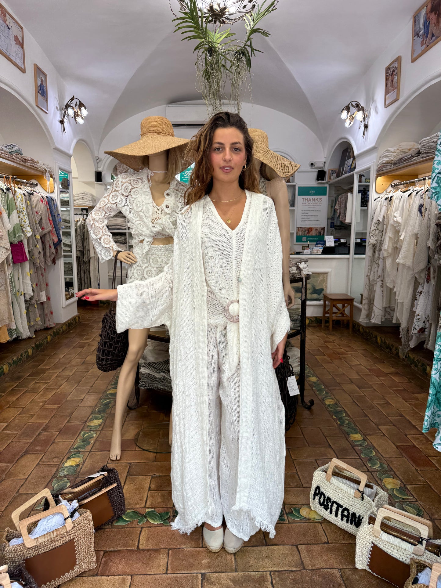 SET DI TRE PEZZI SPOLVERINO TOP E PANTALONE IN RETE AVORIO DI LINO MADE IN POSITANO 100% LINO