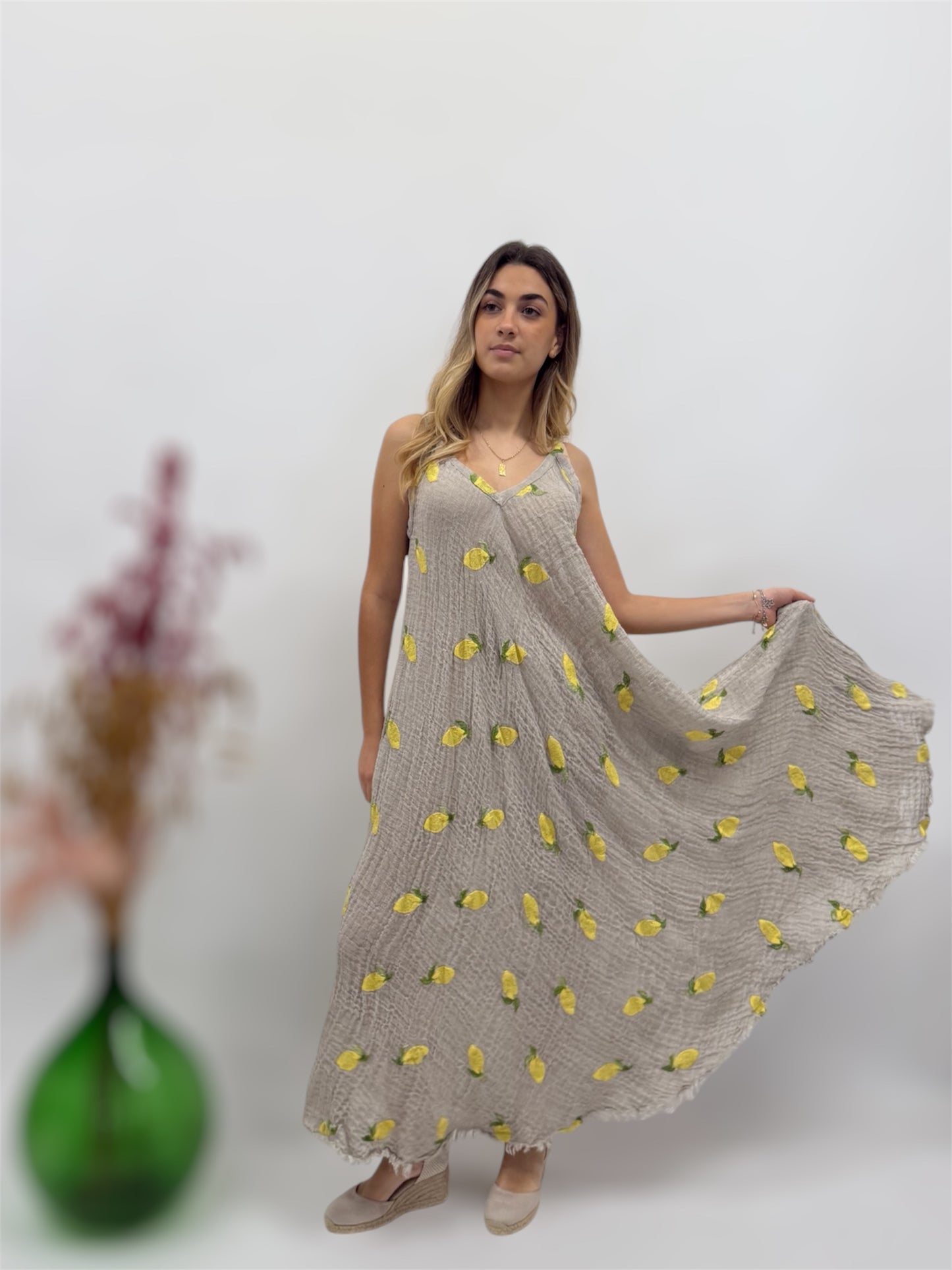 ABITO LUNGO IN LINO GREZZO E MAXI LIMONI RICAMATI MADE IN POSITANO