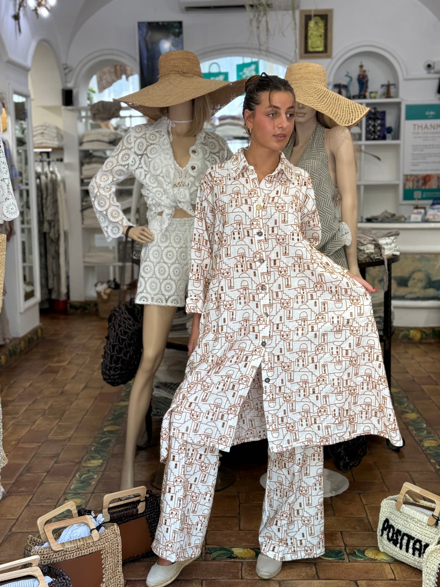 MAXI SHIRT WITH PANTS IN EMBROIDERY LINEN WITH POSITANO HOUSES PATTERN