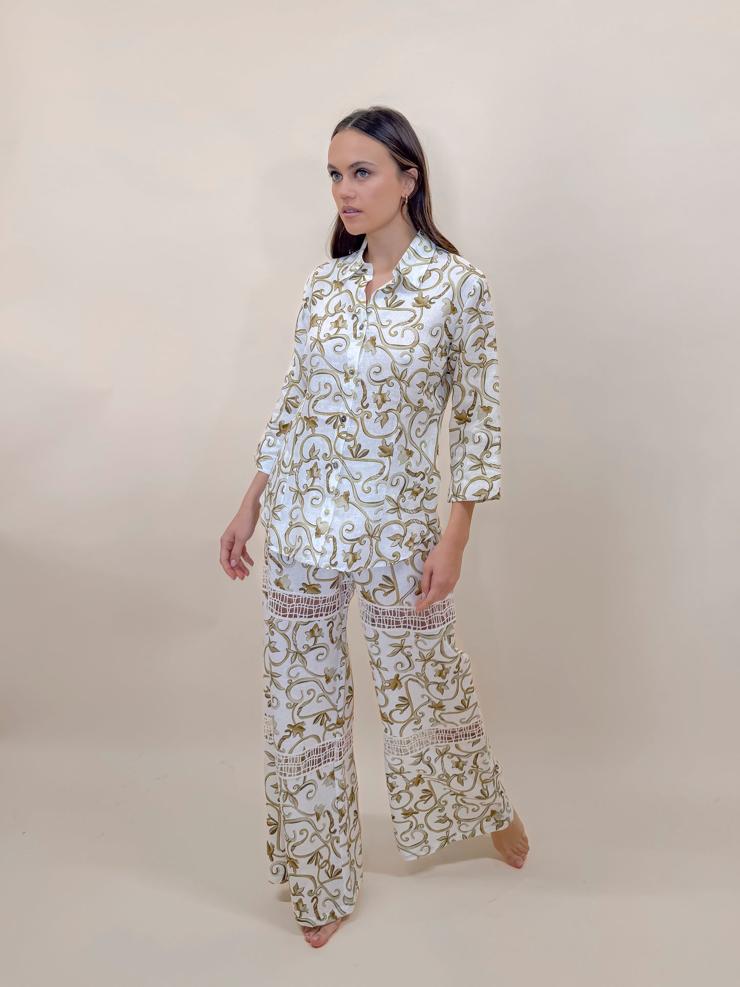 SET PANTALONE E CAMICIA KAROL STAMPA RINGHIERA ORO, LINO MODA MARE POSITANO MADE IN ITALY