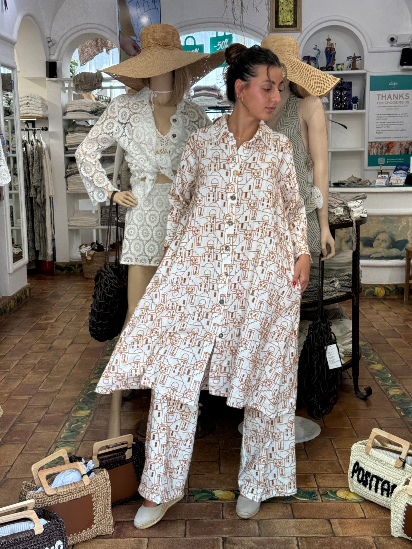 MAXI SHIRT WITH PANTS IN EMBROIDERY LINEN WITH POSITANO HOUSES PATTERN
