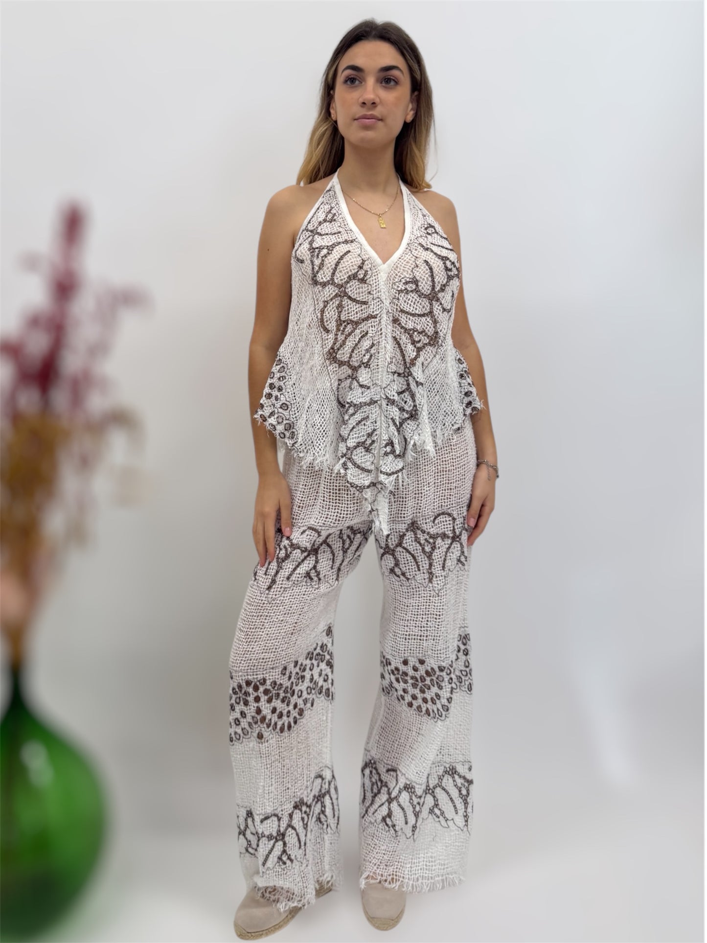 Set of trousers and top in Raw embroidered linen net