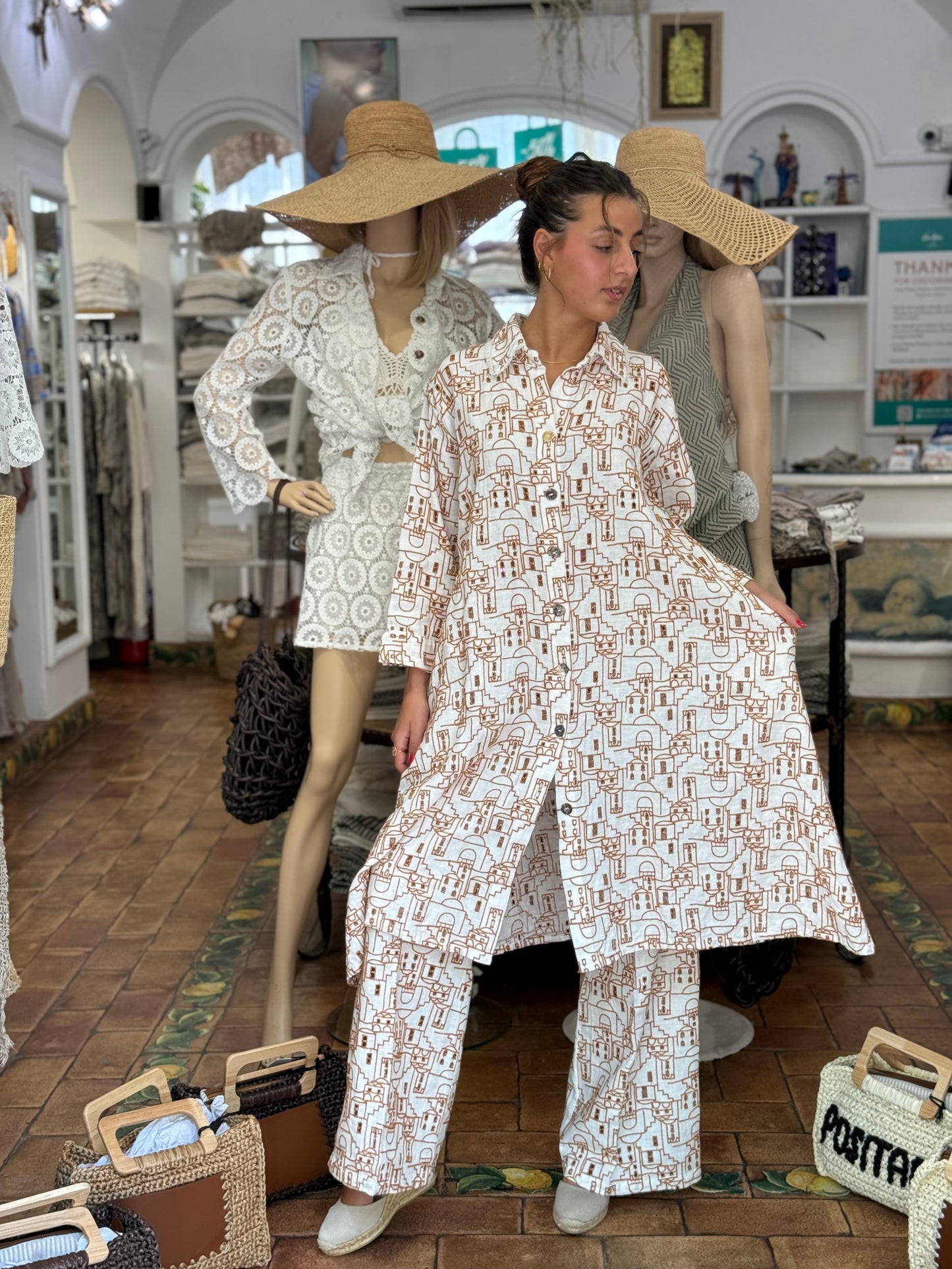 MAXI SHIRT WITH PANTS IN EMBROIDERY LINEN WITH POSITANO HOUSES PATTERN