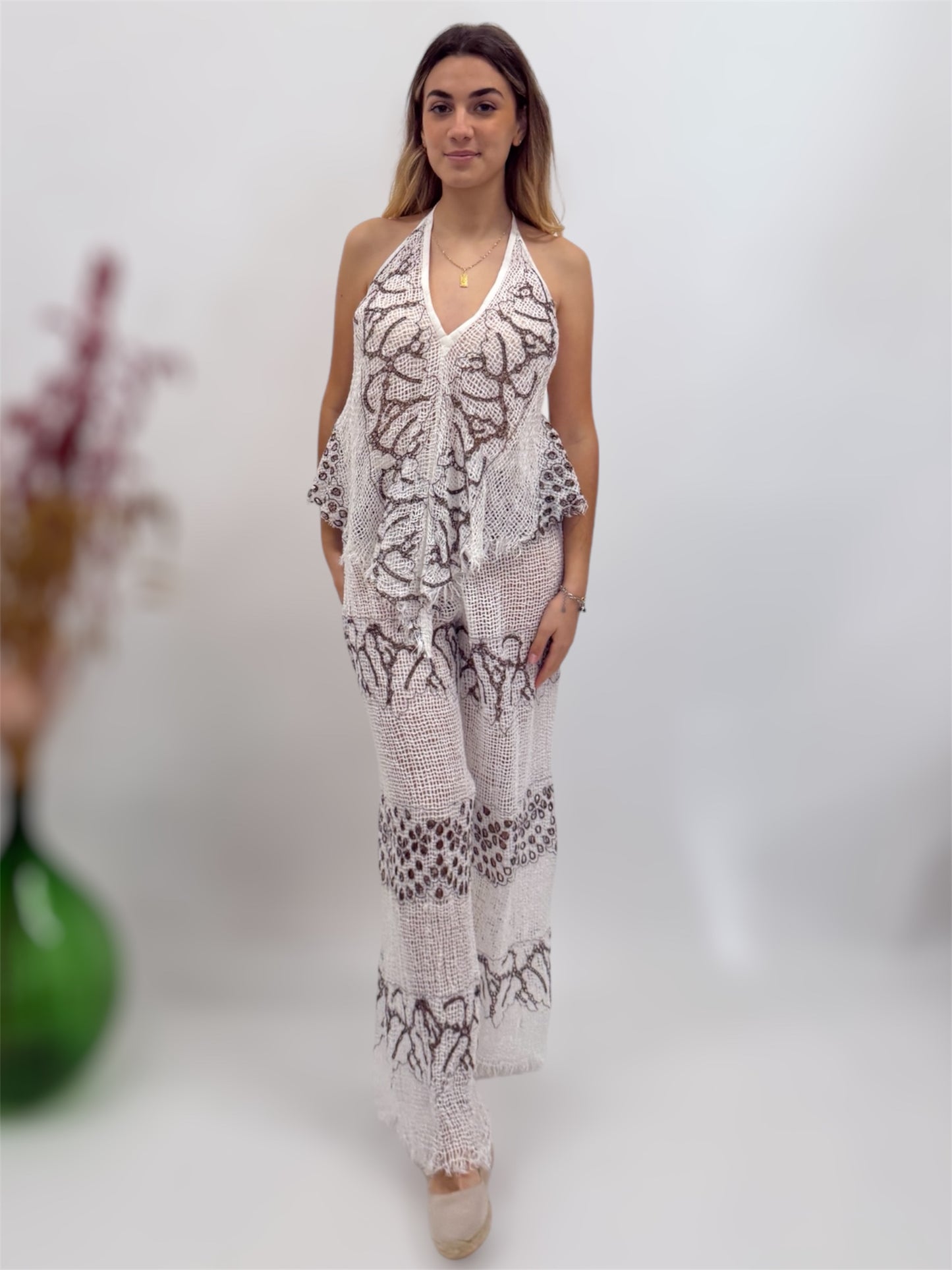 Set of trousers and top in Raw embroidered linen net