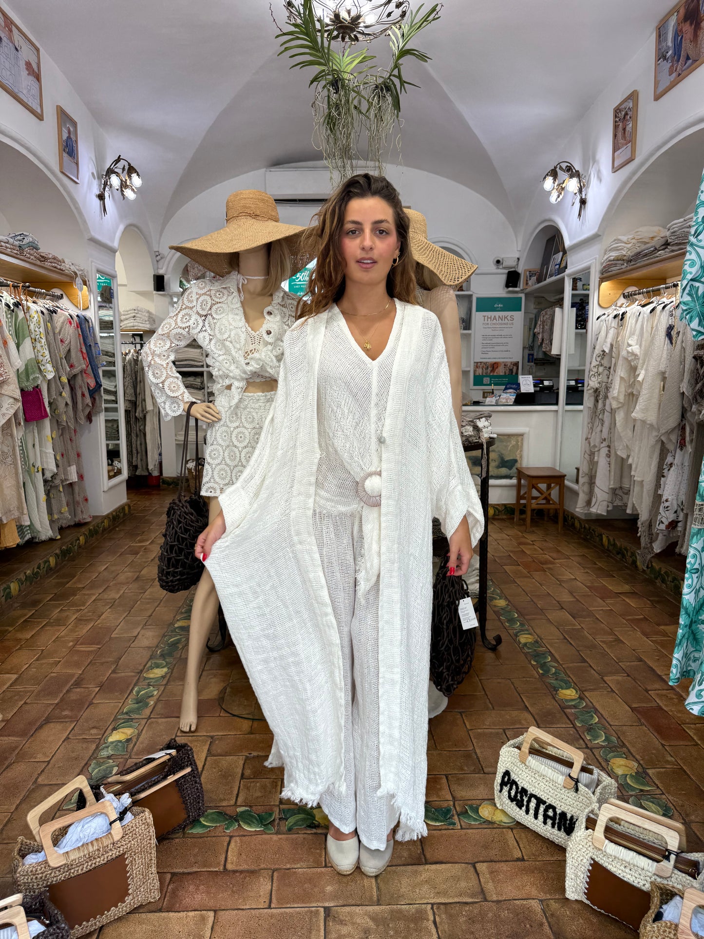 SET DI TRE PEZZI SPOLVERINO TOP E PANTALONE IN RETE AVORIO DI LINO MADE IN POSITANO 100% LINO