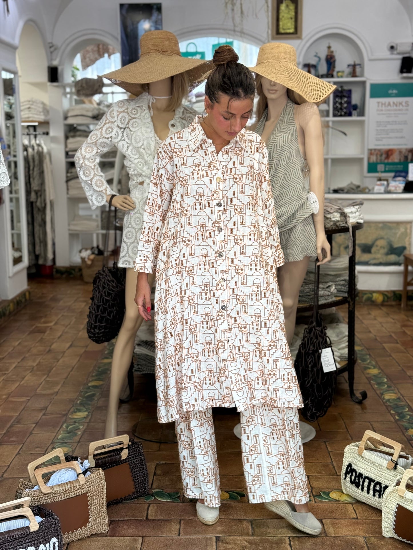 MAXI SHIRT WITH PANTS IN EMBROIDERY LINEN WITH POSITANO HOUSES PATTERN