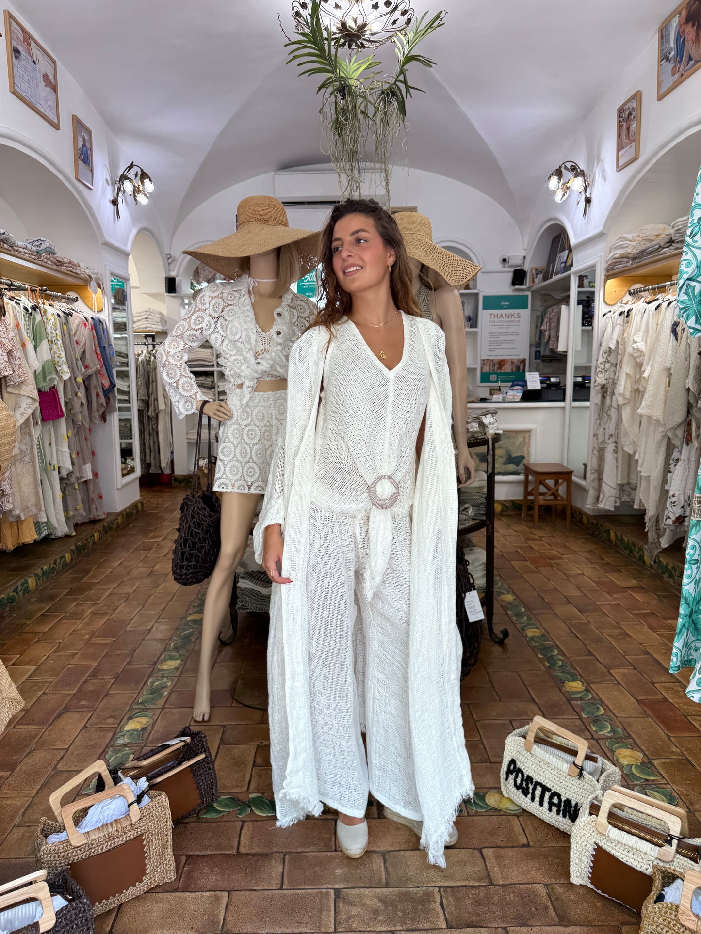 SET DI TRE PEZZI SPOLVERINO TOP E PANTALONE IN RETE AVORIO DI LINO MADE IN POSITANO 100% LINO