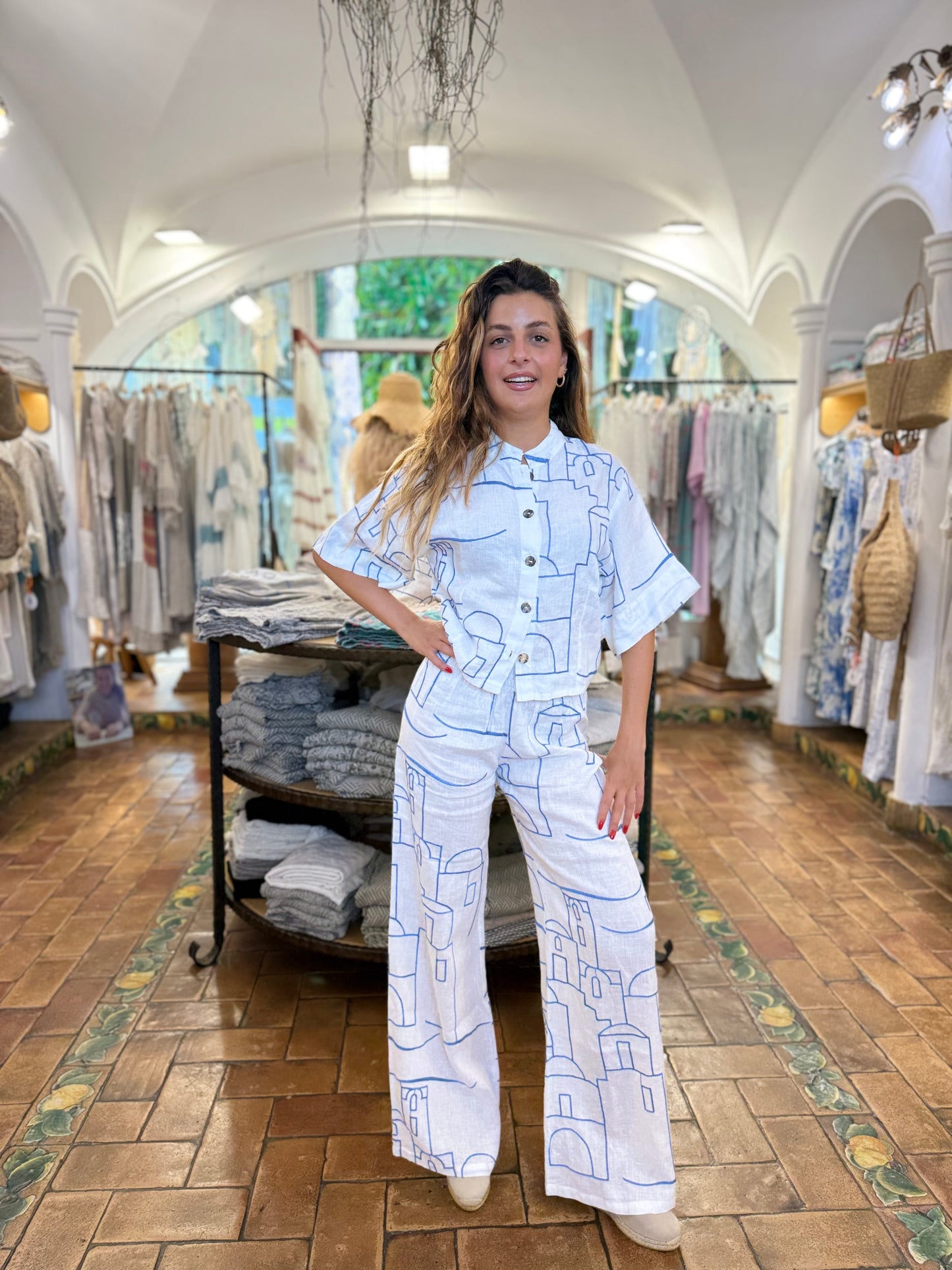 SET GIACCHINO E PANTALONE RICAMO PROFILO CASE POSITANO