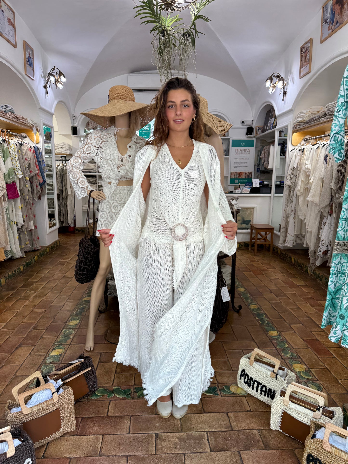 SET DI TRE PEZZI SPOLVERINO TOP E PANTALONE IN RETE AVORIO DI LINO MADE IN POSITANO 100% LINO